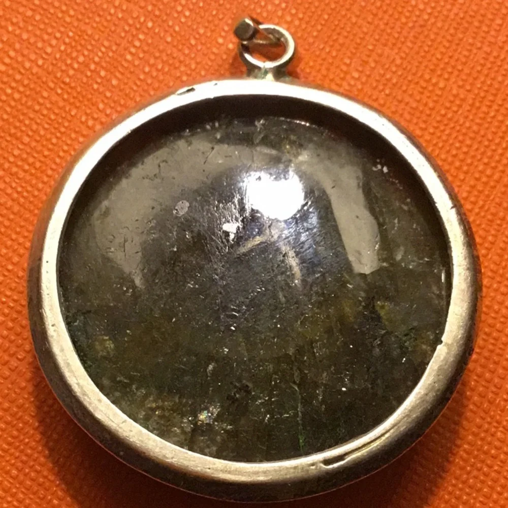 Large Labridorite Pendant - Picture 3 of 4